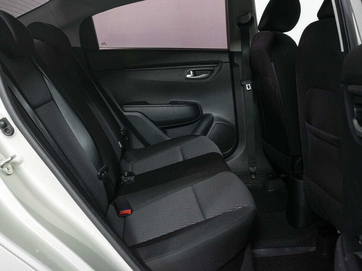 Kia Rio с пробегом — 2017 год. Фото: #11