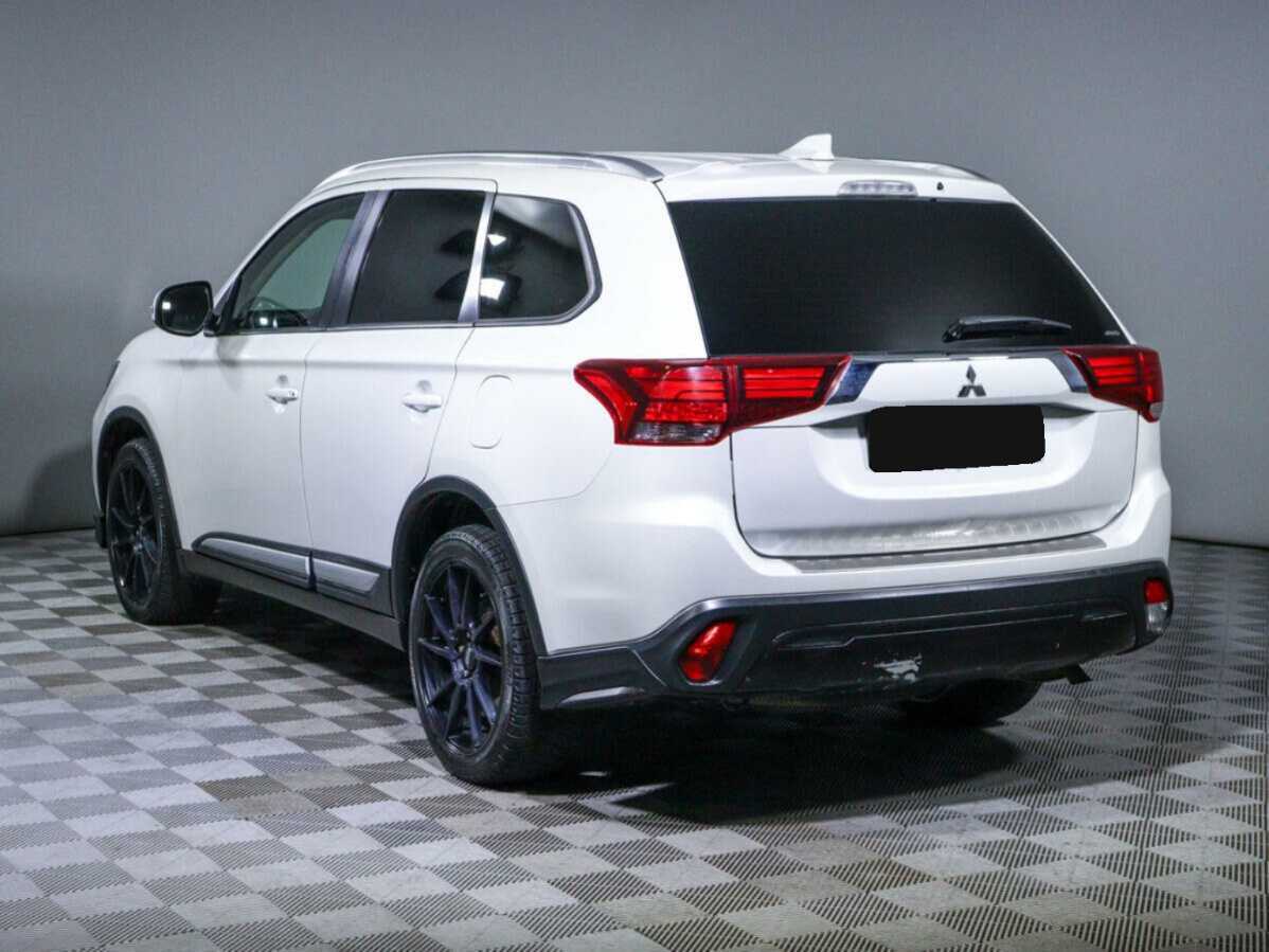 Mitsubishi Outlander с пробегом — 2019 год. Фото: #6