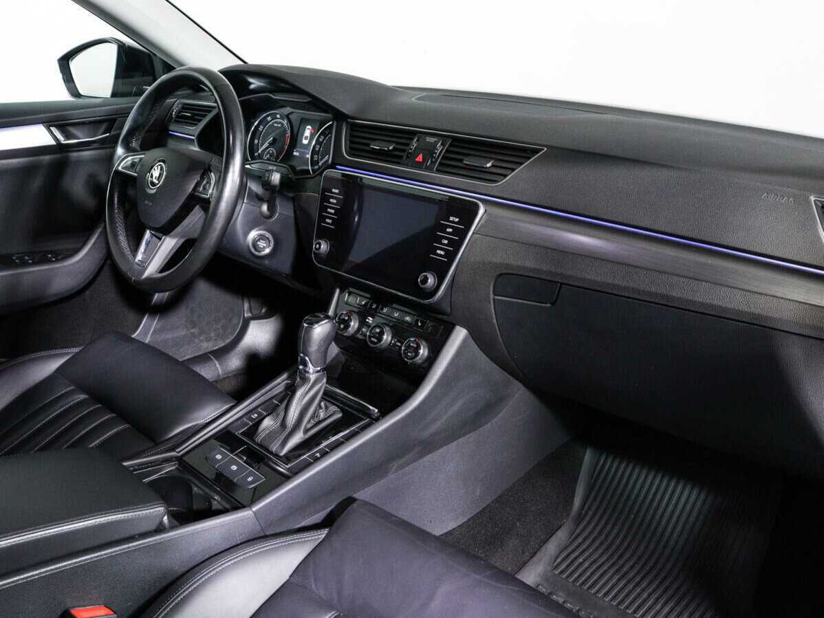 Skoda Superb с пробегом — 2019 год. Фото: #8