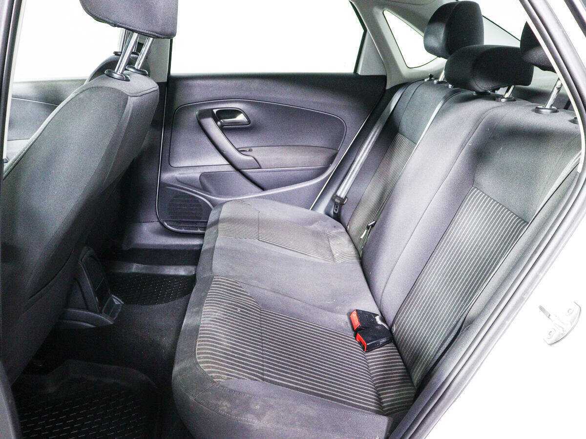 Volkswagen Polo с пробегом — 2014 год. Фото: #9