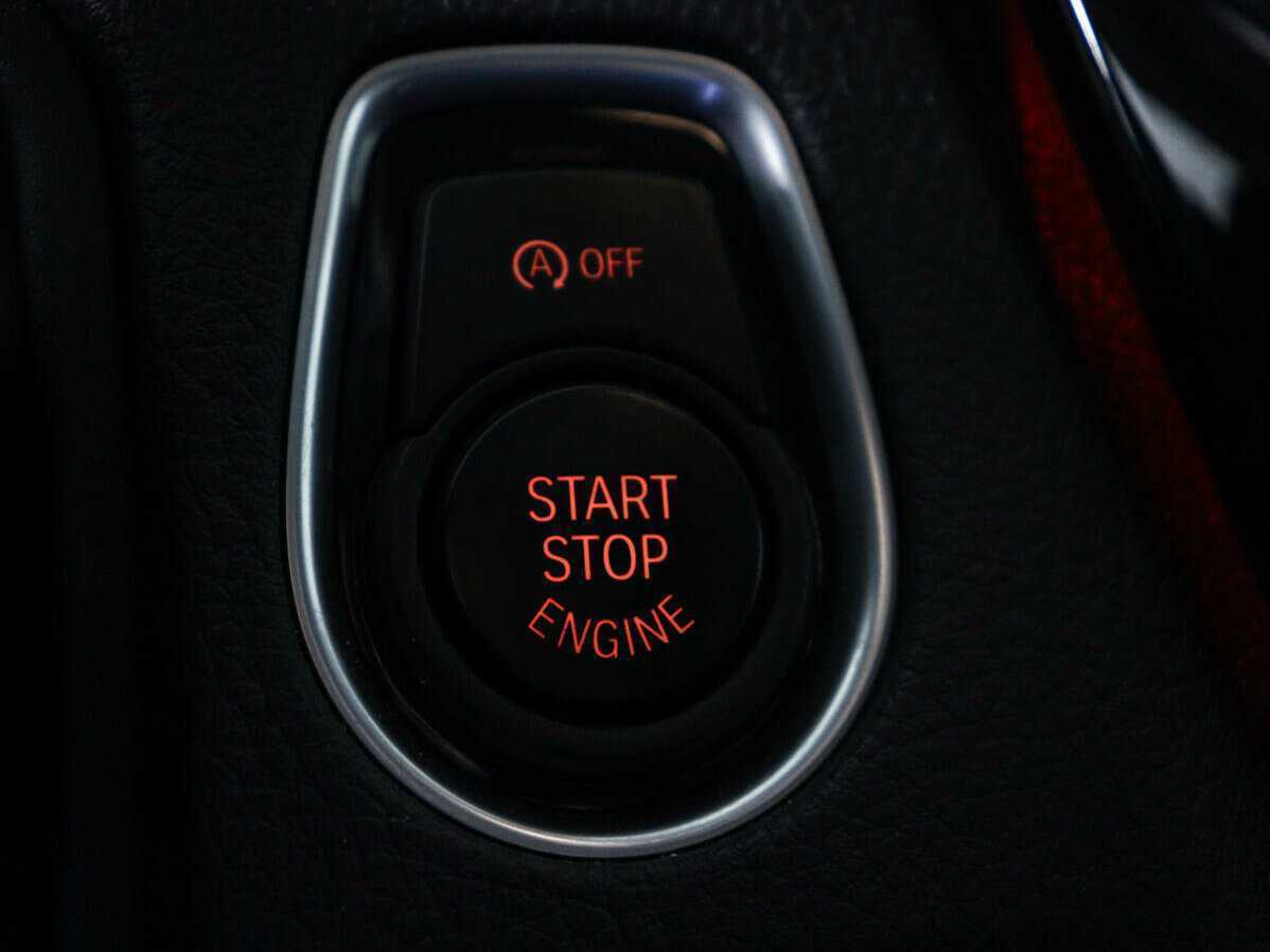 BMW 3 серии с пробегом — 2016 год. Фото: #14