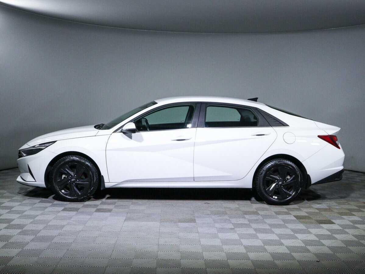 Hyundai Elantra с пробегом — 2021 год. Фото: #7