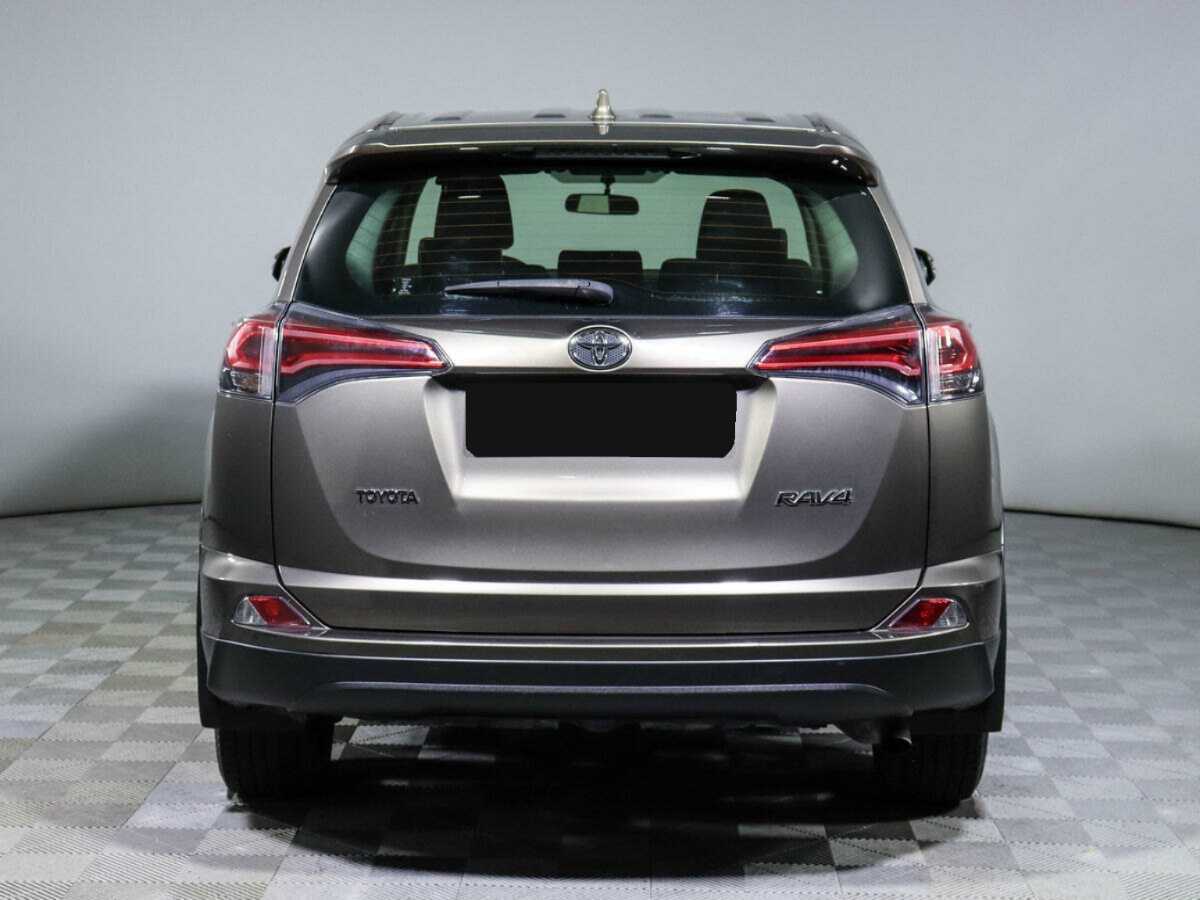 Toyota RAV4 с пробегом — 2016 год. Фото: #5