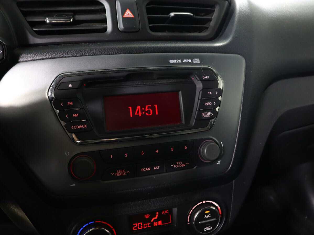 Kia Rio с пробегом — 2014 год. Фото: #13