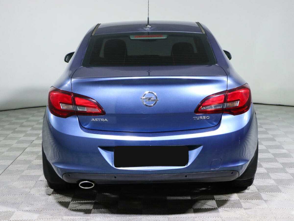 Opel Astra с пробегом — 2014 год. Фото: #4