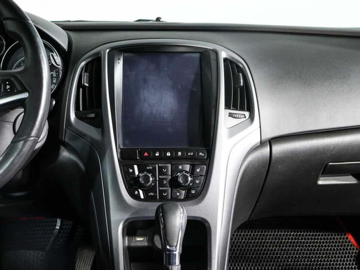 Opel Astra с пробегом — 2014 год. Фото: #11