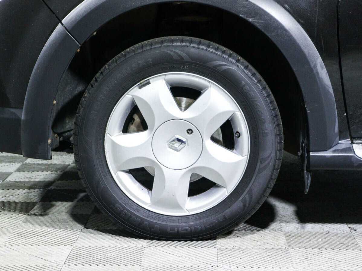 Renault Sandero с пробегом — 2012 год. Фото: #14