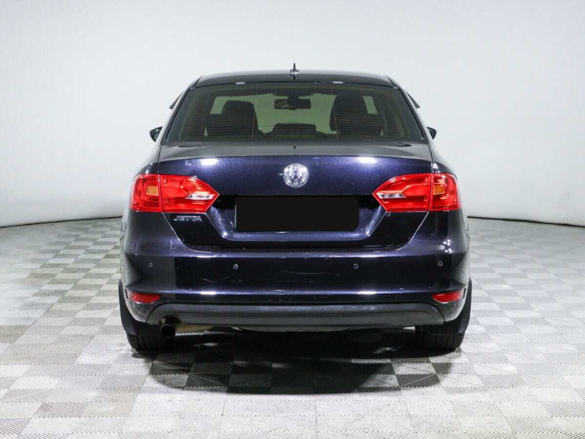 Volkswagen Jetta с пробегом — 2013 год. Фото: #4