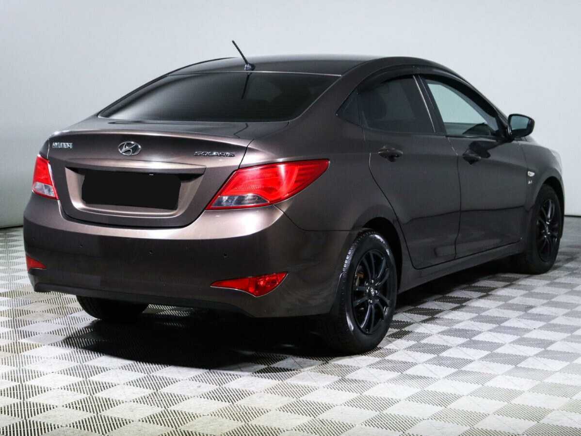 Hyundai Solaris с пробегом — 2014 год. Фото: #3