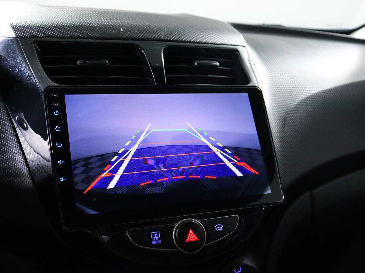 Hyundai Solaris с пробегом — 2014 год. Фото: #13