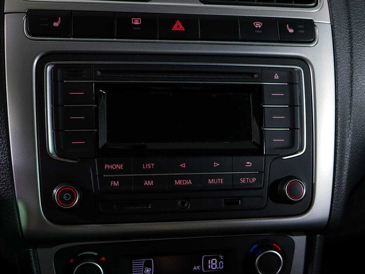 Volkswagen Polo с пробегом — 2017 год. Фото: #17