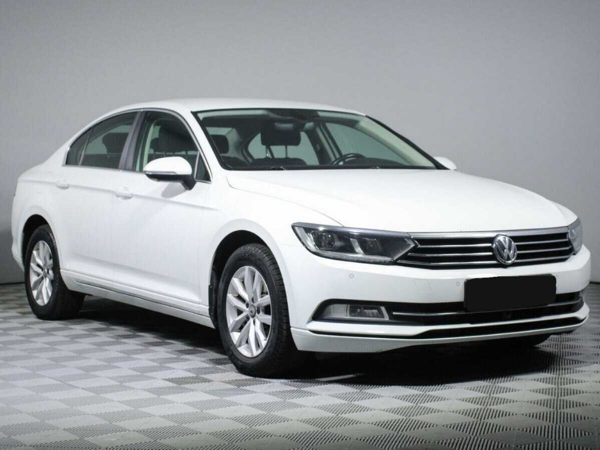Volkswagen Passat с пробегом — 2018 год. Фото: #2