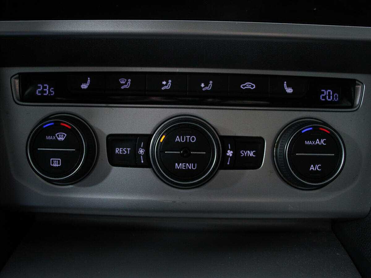 Volkswagen Passat с пробегом — 2018 год. Фото: #16