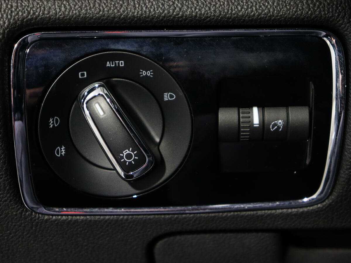 Skoda Superb с пробегом — 2014 год. Фото: #17