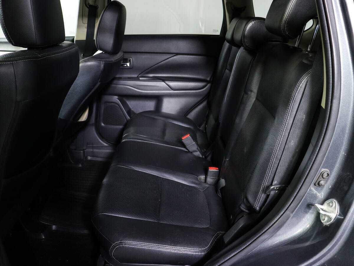 Mitsubishi Outlander с пробегом — 2013 год. Фото: #7