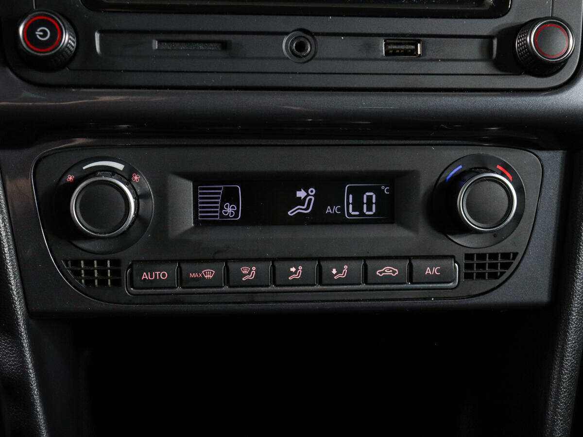 Volkswagen Polo с пробегом — 2018 год. Фото: #19