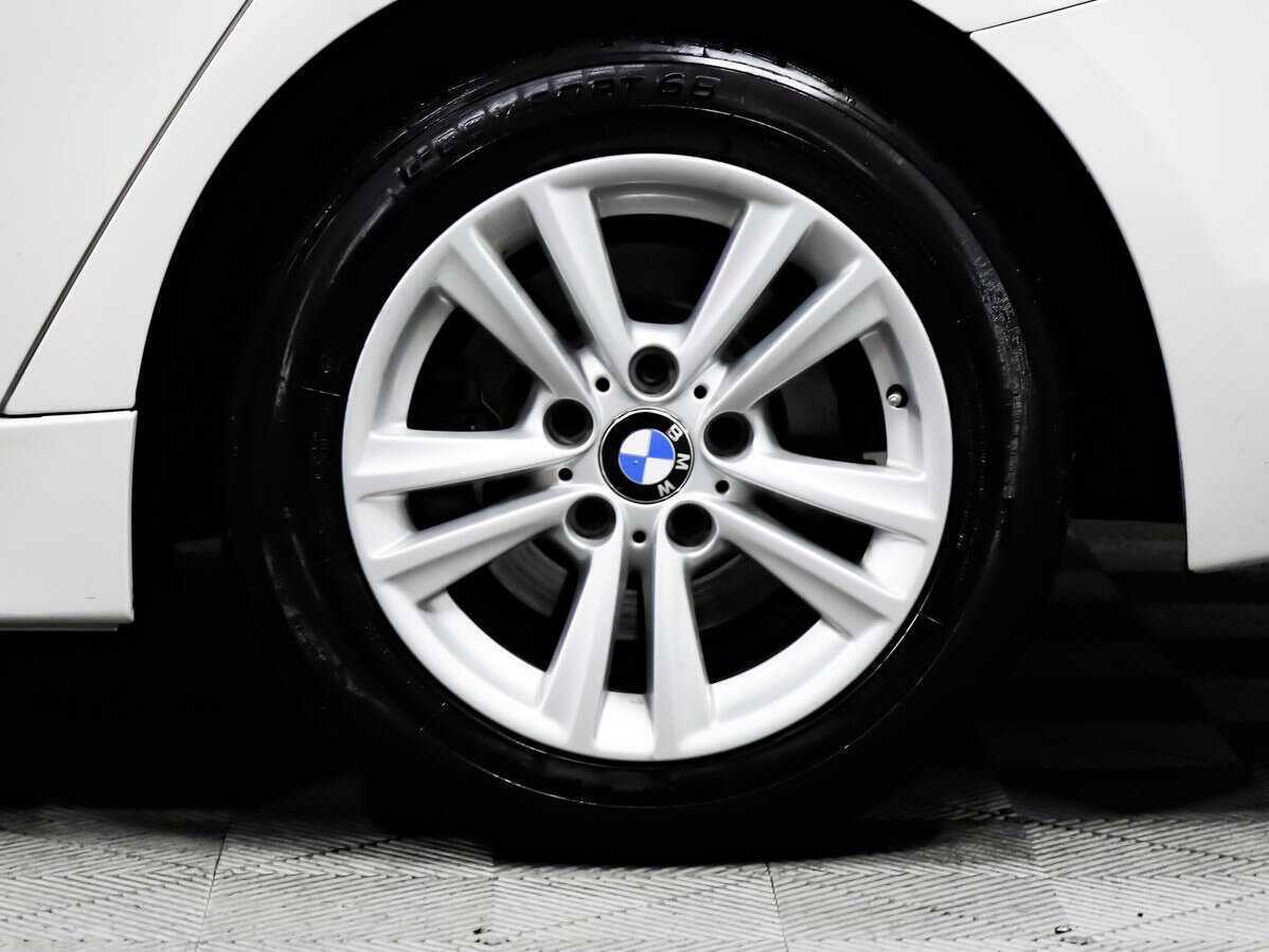 BMW 3 серии с пробегом — 2018 год. Фото: #13