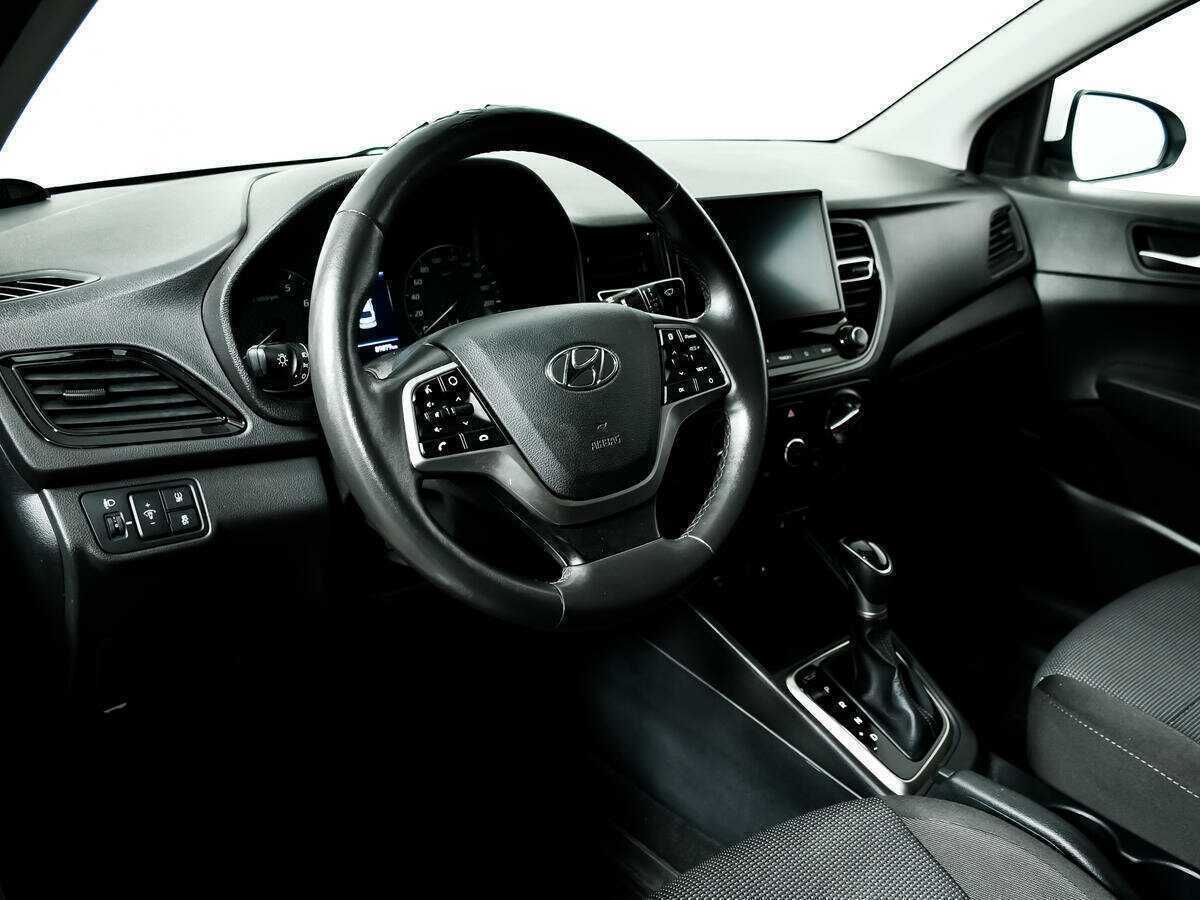 Hyundai Solaris с пробегом — 2020 год. Фото: #12