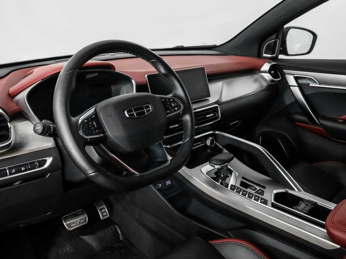 Geely Coolray с пробегом — 2023 год. Фото: #8