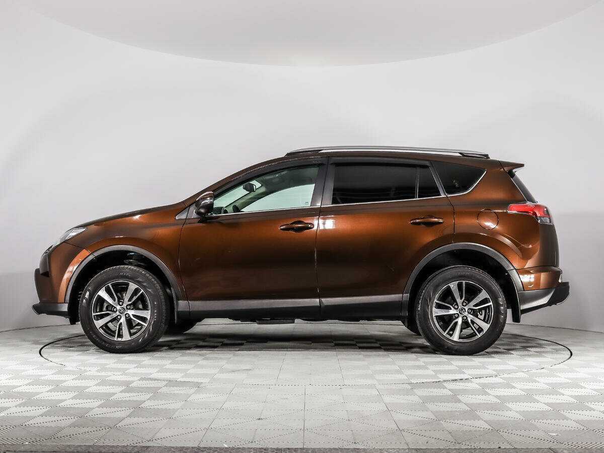 Toyota RAV4 с пробегом — 2017 год. Фото: #7