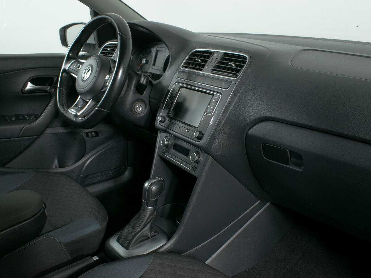 Volkswagen Polo с пробегом — 2019 год. Фото: #8