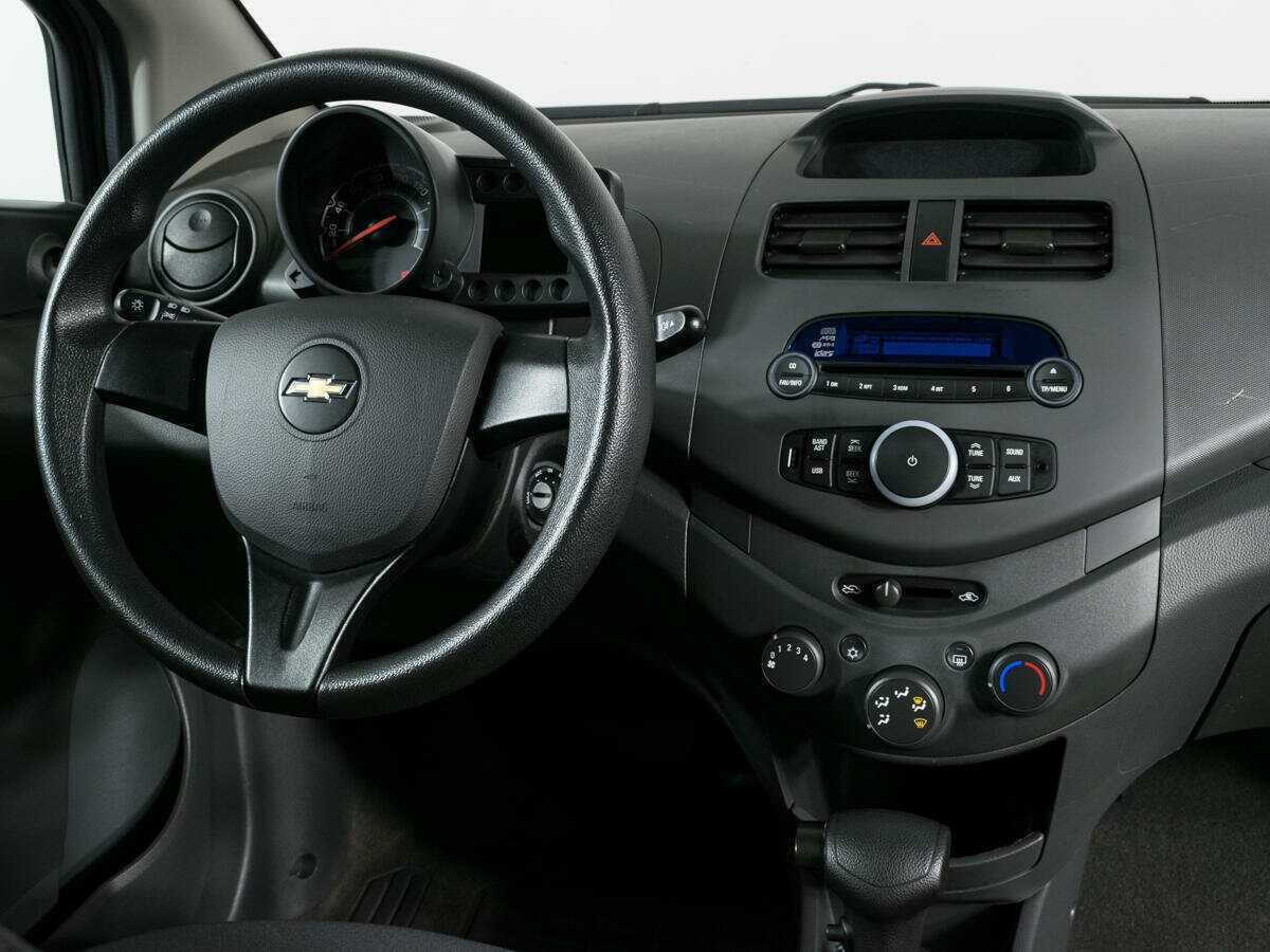 Chevrolet Spark с пробегом — 2013 год. Фото: #11