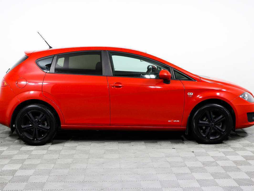 SEAT Leon с пробегом — 2012 год. Фото: #3