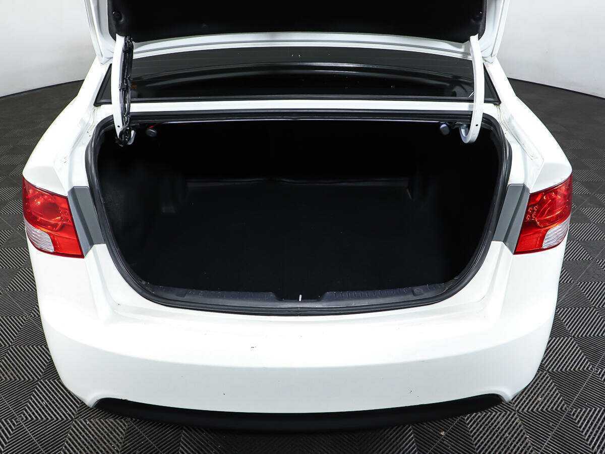 Kia Cerato с пробегом — 2012 год. Фото: #9