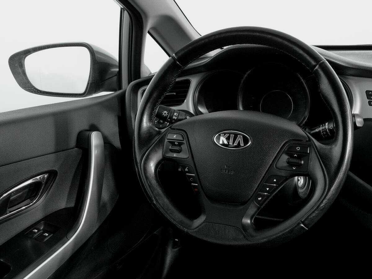 Kia Ceed с пробегом — 2015 год. Фото: #13