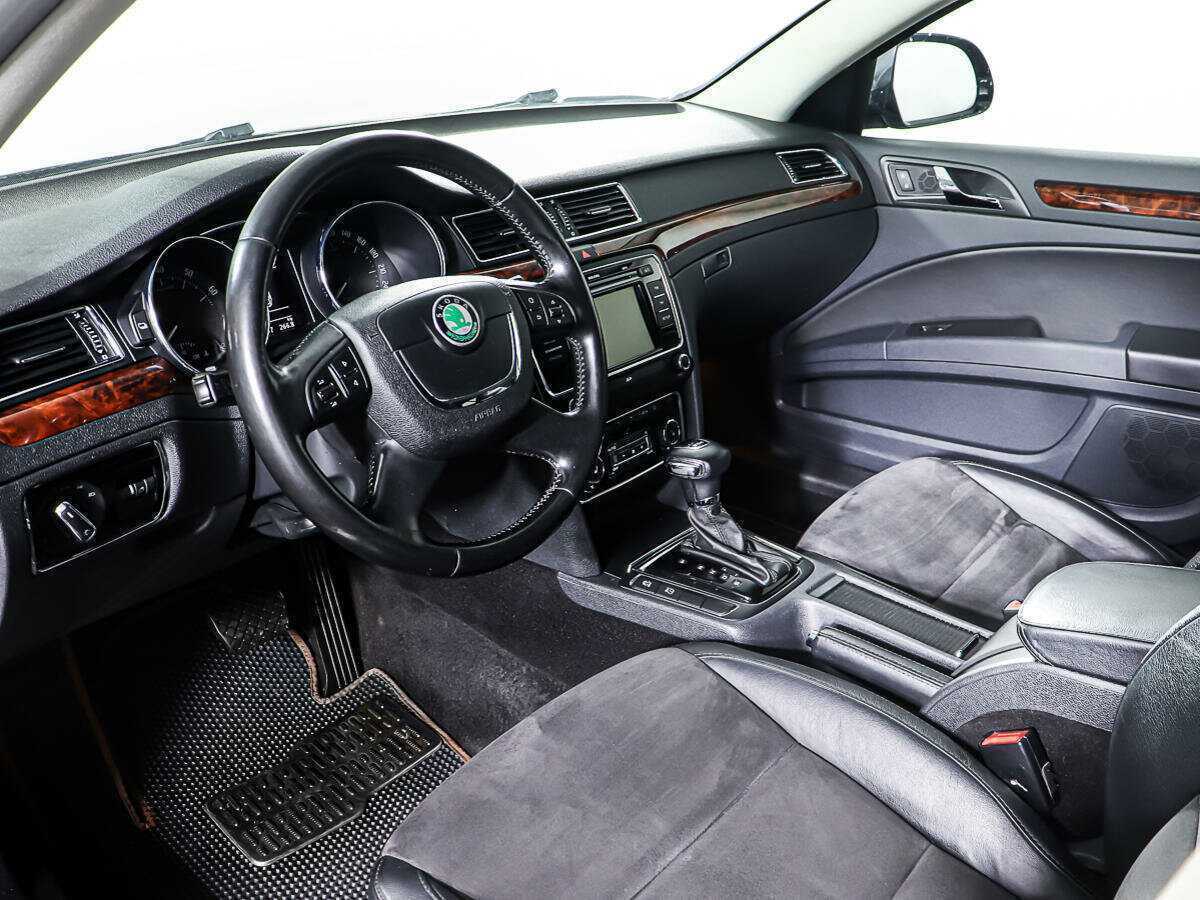 Skoda Superb с пробегом — 2012 год. Фото: #15