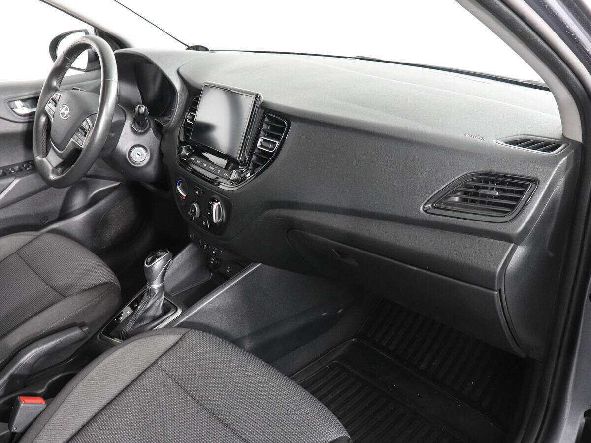 Hyundai Solaris с пробегом — 2020 год. Фото: #9