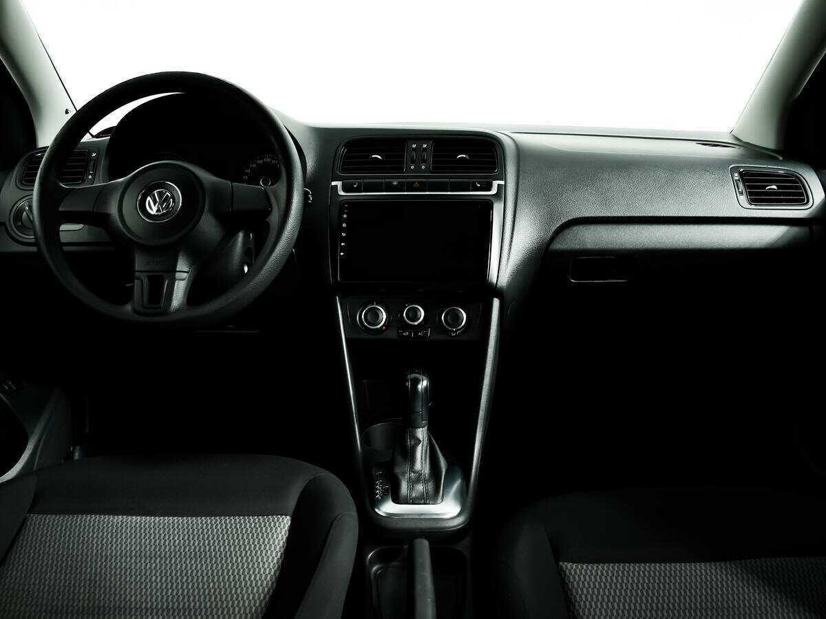 Volkswagen Polo с пробегом — 2012 год. Фото: #10