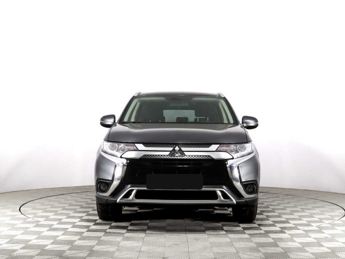 Mitsubishi Outlander с пробегом — 2019 год. Фото: #1
