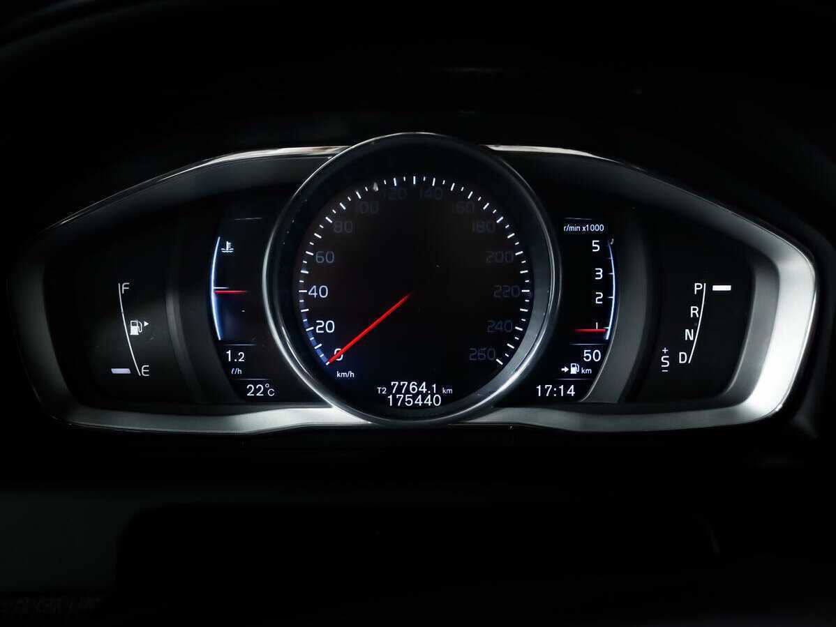 Volvo XC60 с пробегом — 2014 год. Фото: #9