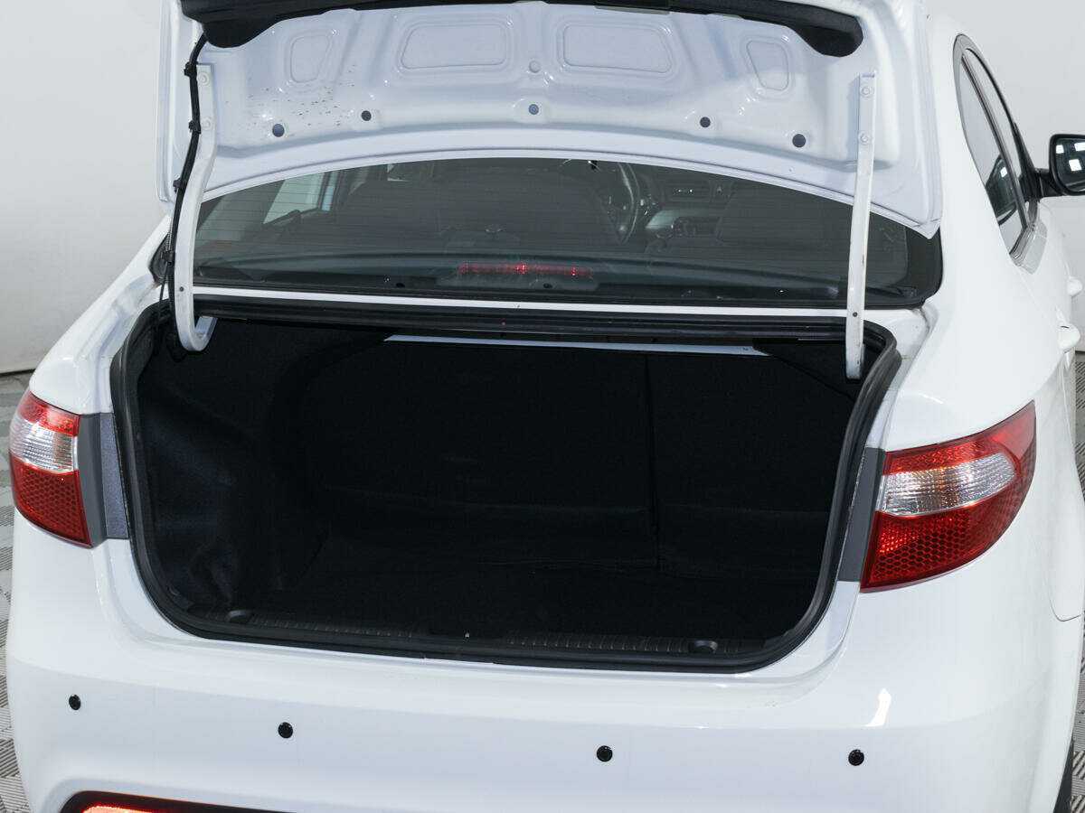 Kia Rio с пробегом — 2013 год. Фото: #6