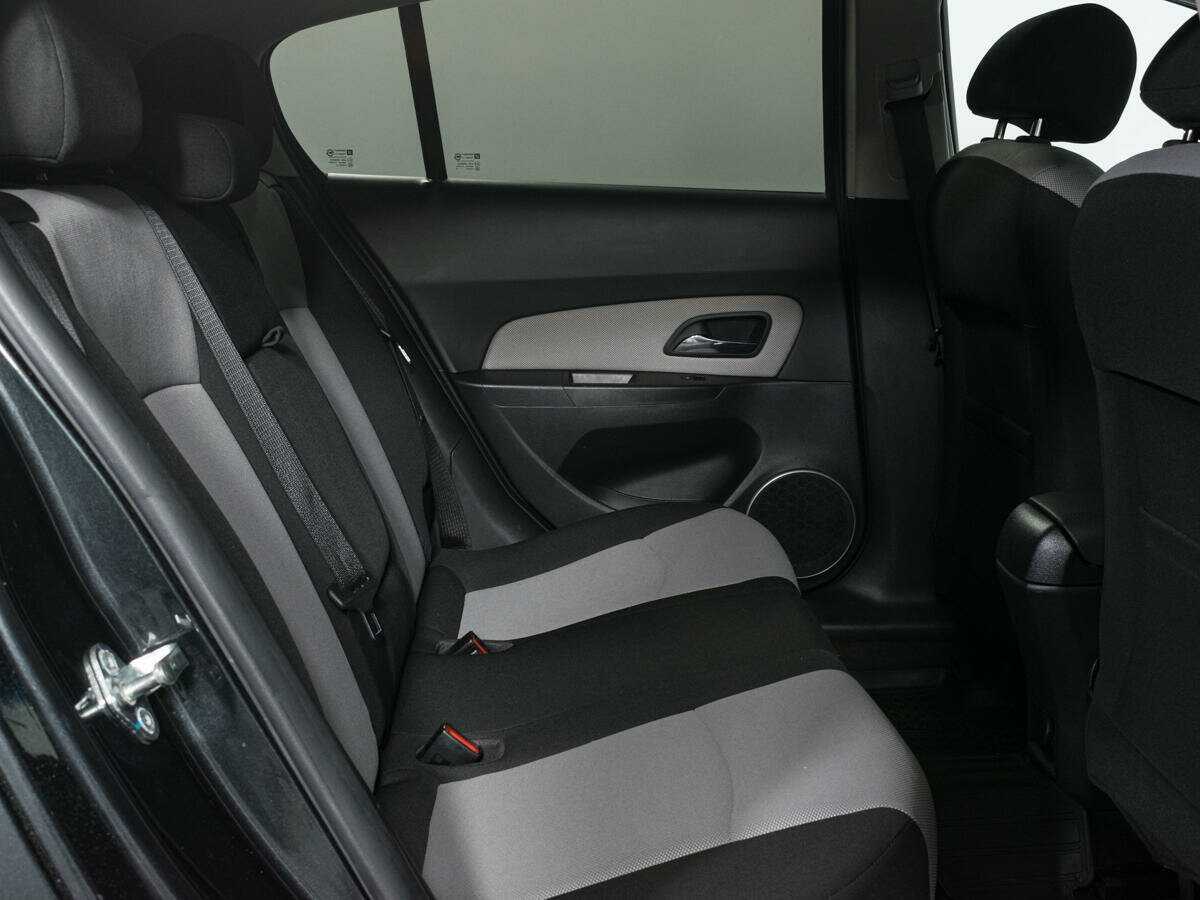 Chevrolet Cruze с пробегом — 2013 год. Фото: #8