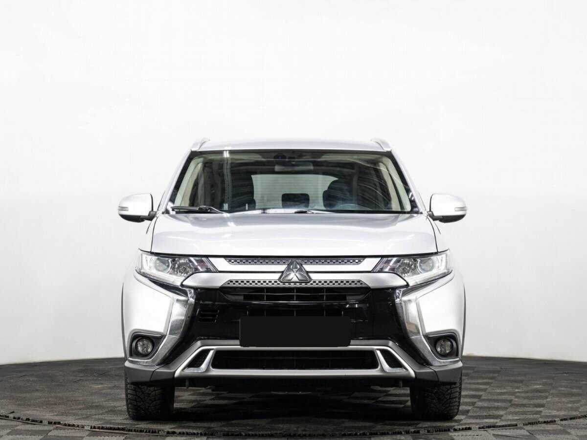 Mitsubishi Outlander с пробегом — 2019 год. Фото: #1