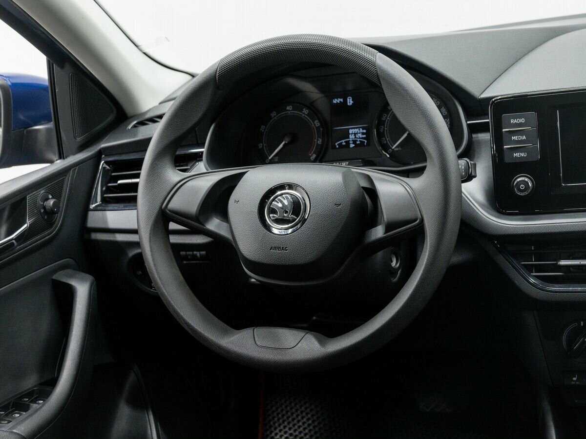 Skoda Rapid с пробегом — 2021 год. Фото: #11