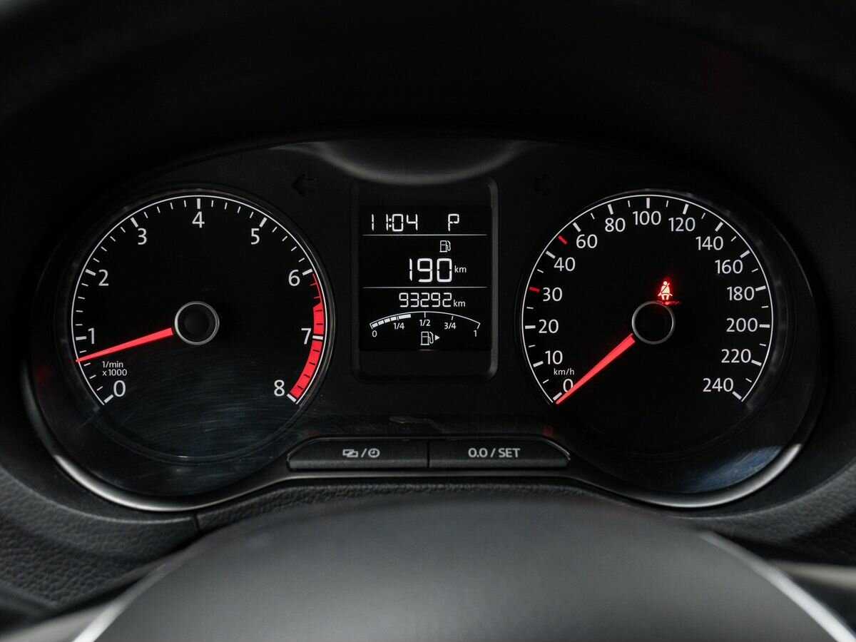 Volkswagen Polo с пробегом — 2017 год. Фото: #17