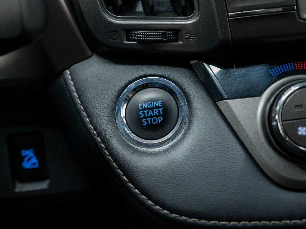 Toyota RAV4 с пробегом — 2013 год. Фото: #19