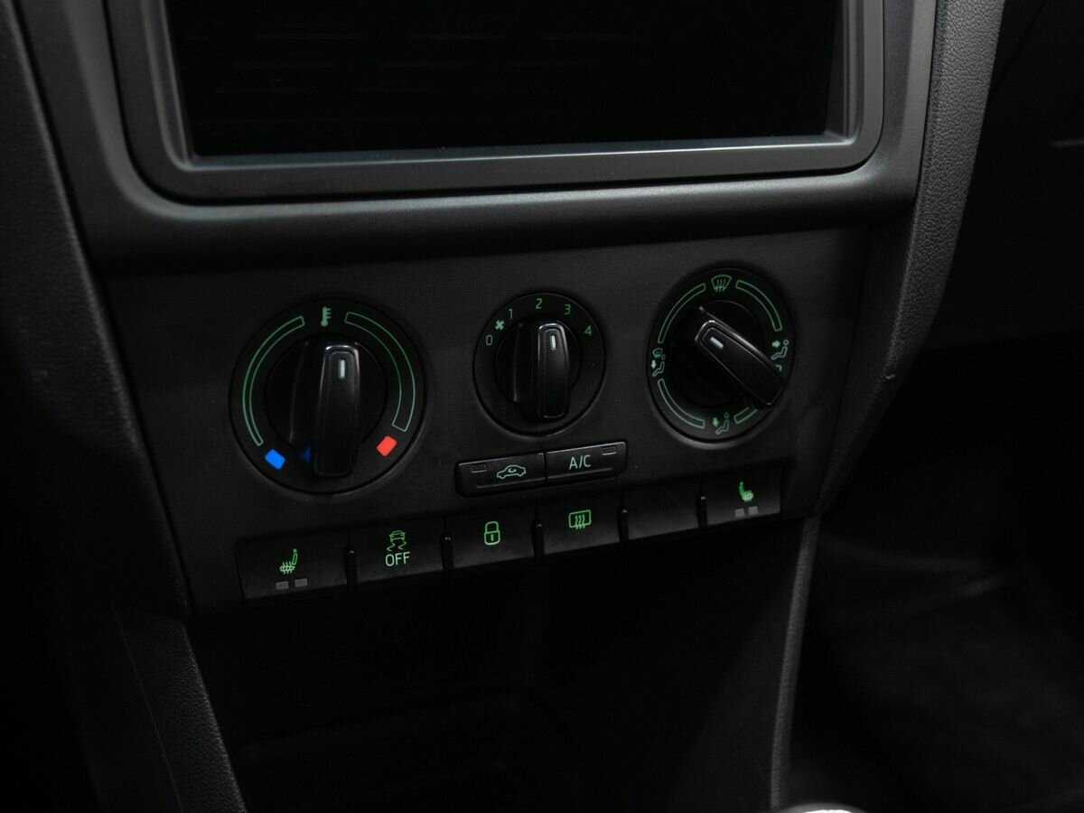 Skoda Rapid с пробегом — 2017 год. Фото: #18