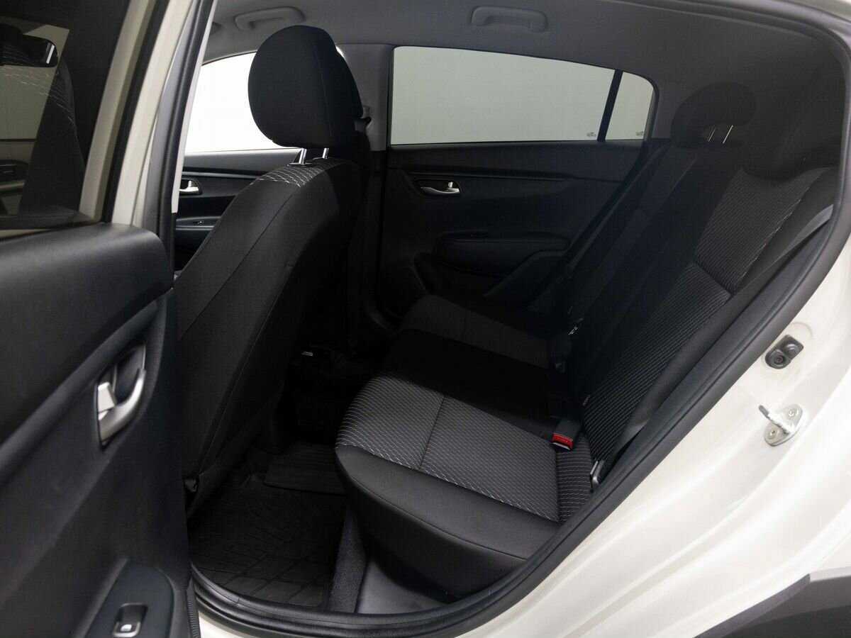 Kia Rio с пробегом — 2020 год. Фото: #10