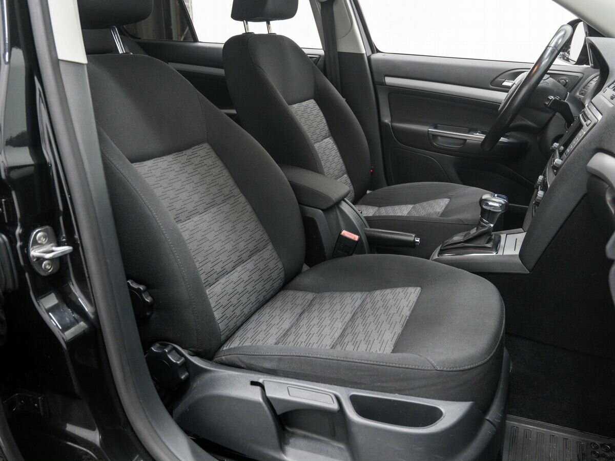 Skoda Octavia с пробегом — 2012 год. Фото: #6