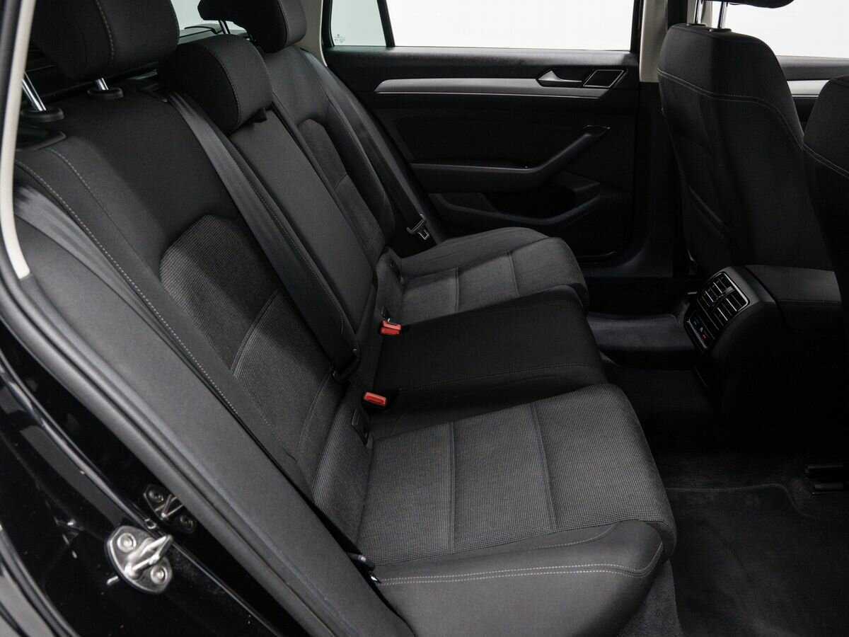 Volkswagen Passat с пробегом — 2018 год. Фото: #8