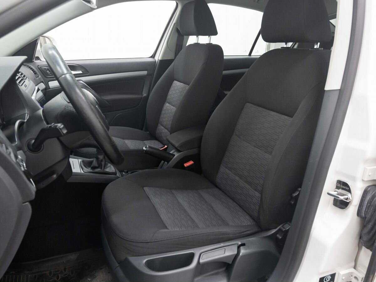 Skoda Octavia с пробегом — 2012 год. Фото: #7