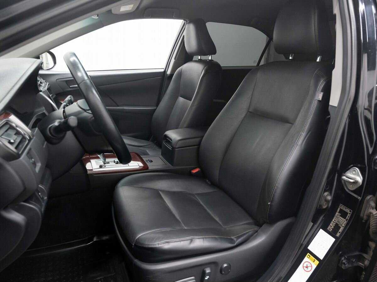 Toyota Camry с пробегом — 2012 год. Фото: #7