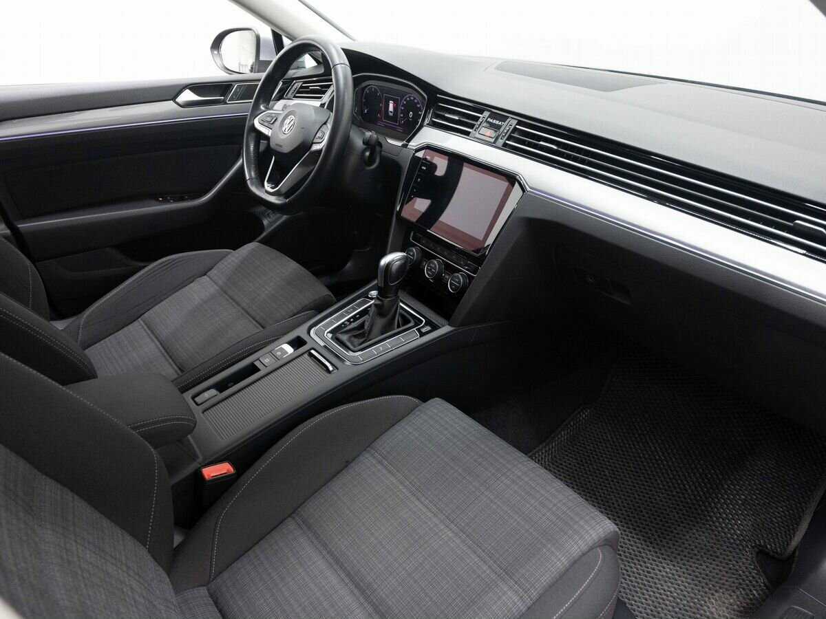 Volkswagen Passat с пробегом — 2020 год. Фото: #12