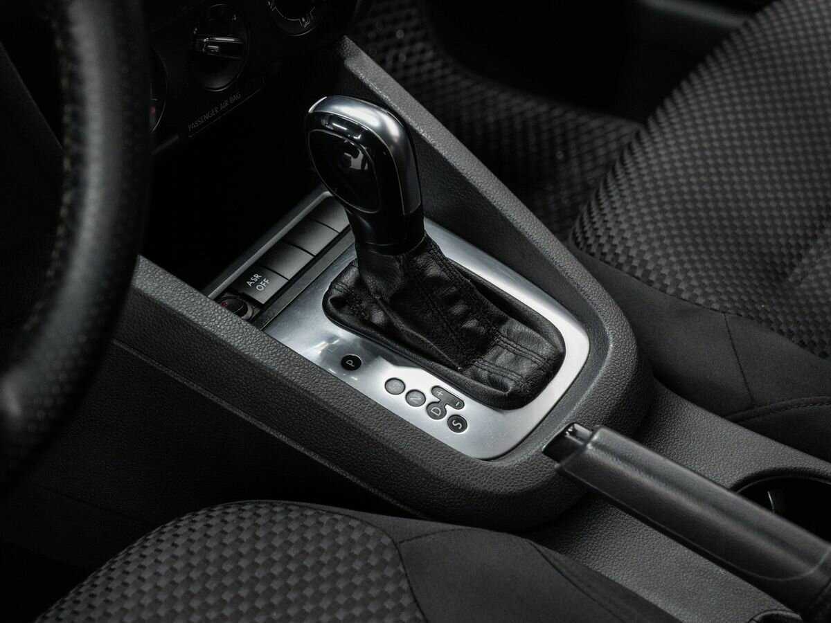 Volkswagen Jetta с пробегом — 2013 год. Фото: #15