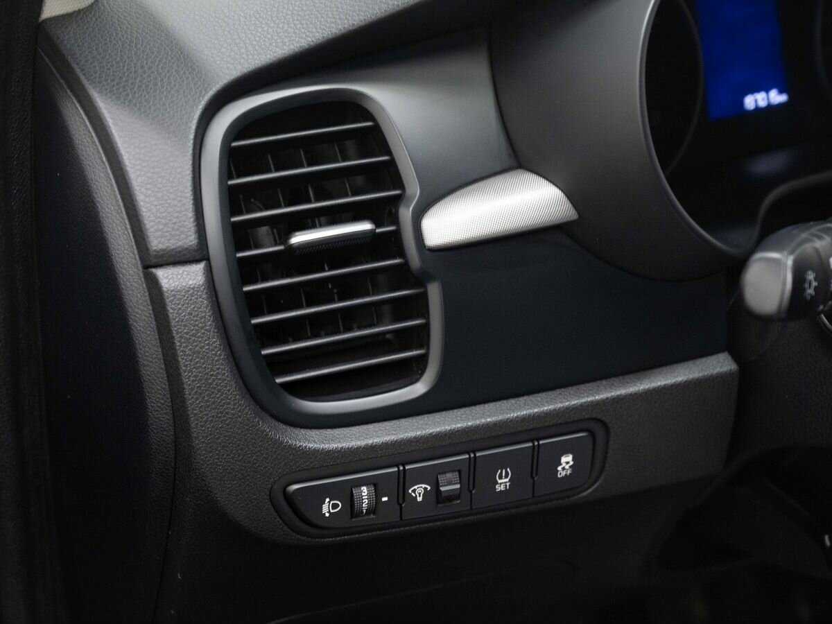 Kia Rio с пробегом — 2017 год. Фото: #17