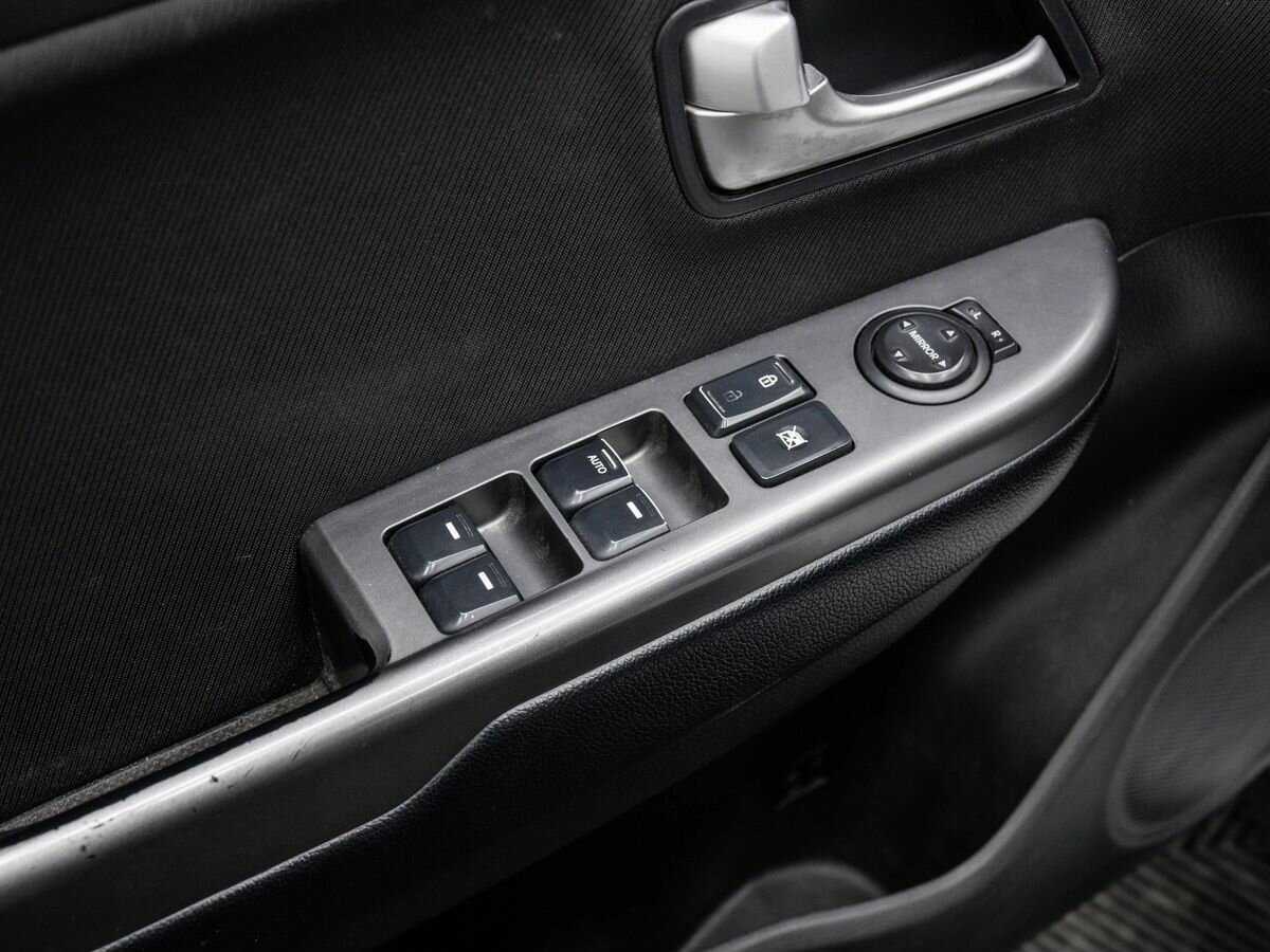 Kia Rio с пробегом — 2015 год. Фото: #15